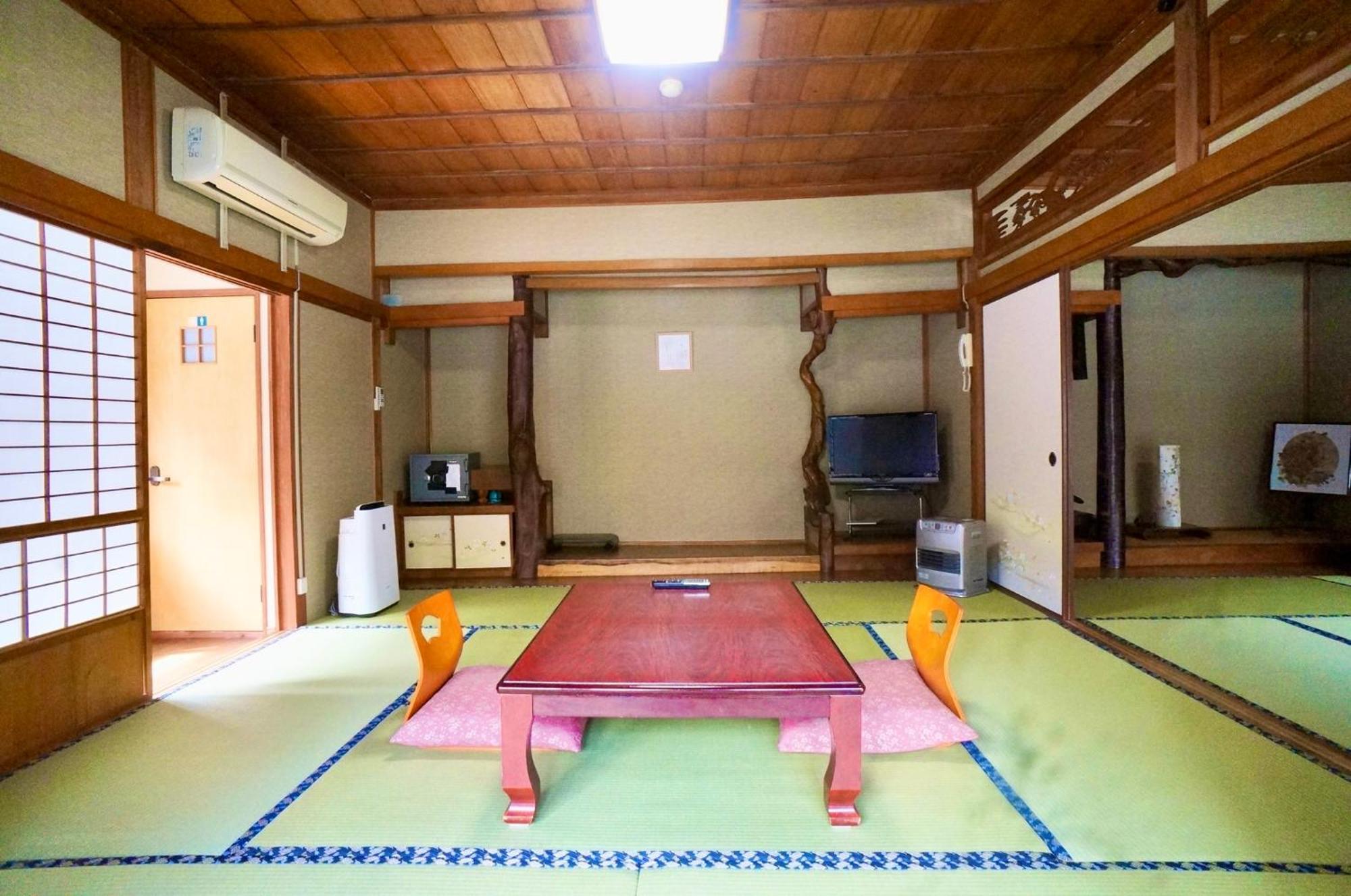 Отель Takaosou Юфу Экстерьер фото
