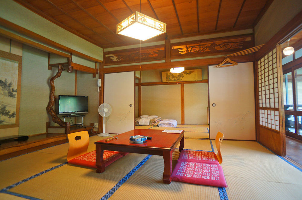 Отель Takaosou Юфу Экстерьер фото