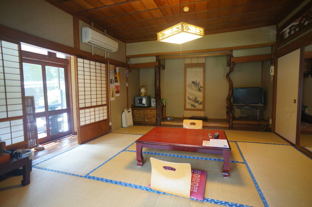 Отель Takaosou Юфу Экстерьер фото