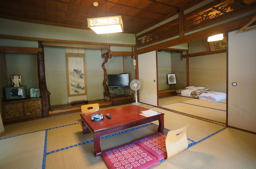 Отель Takaosou Юфу Экстерьер фото
